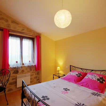 Holiday home 4 Avec Jardin, Animaux Acceptes, Terrasse Et Abri Voiture - Fr-1-496-17 *